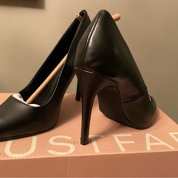 Women’s black stiletto heels. NIB never worn. - Picture 8 of 8